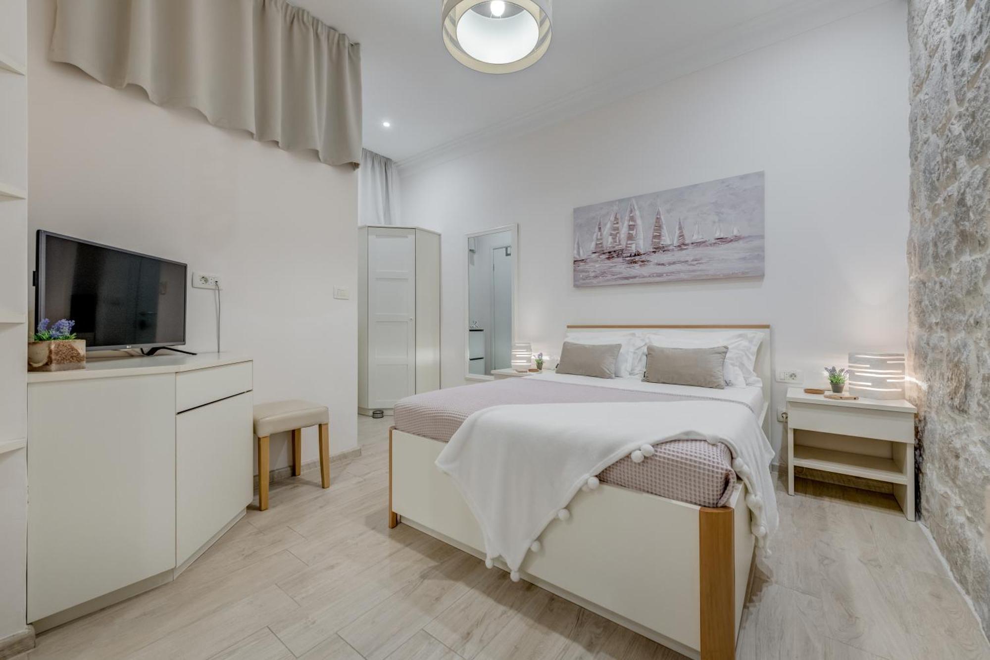 Gasthuis Victoria Luxury - Downtown 4*